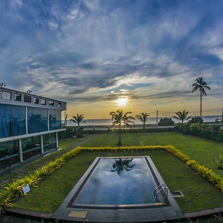 فندق Calypso Sunset Iranawila المظهر الخارجي الصورة